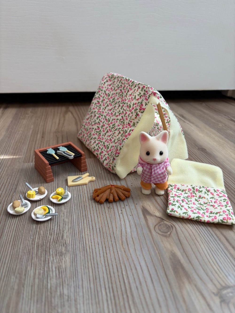 Calico Critters Seaside Camping Set
